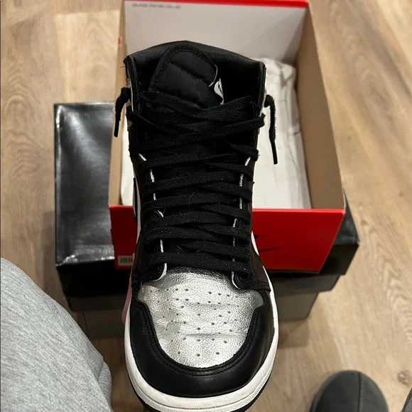 Air Jordan 1 High - Picture 4 of 5
